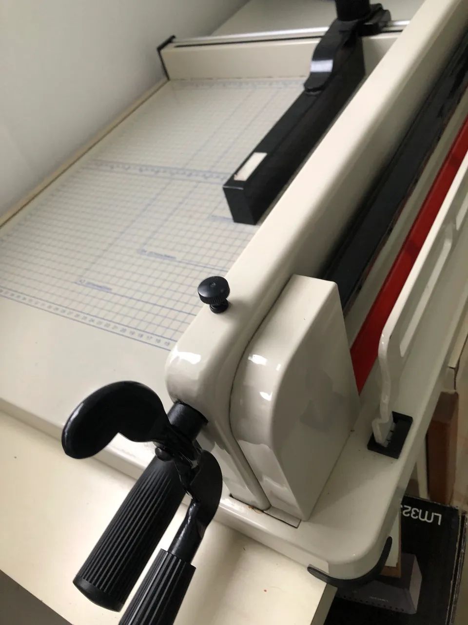 Guilhotina cetro semi industrial 400 folhas A3