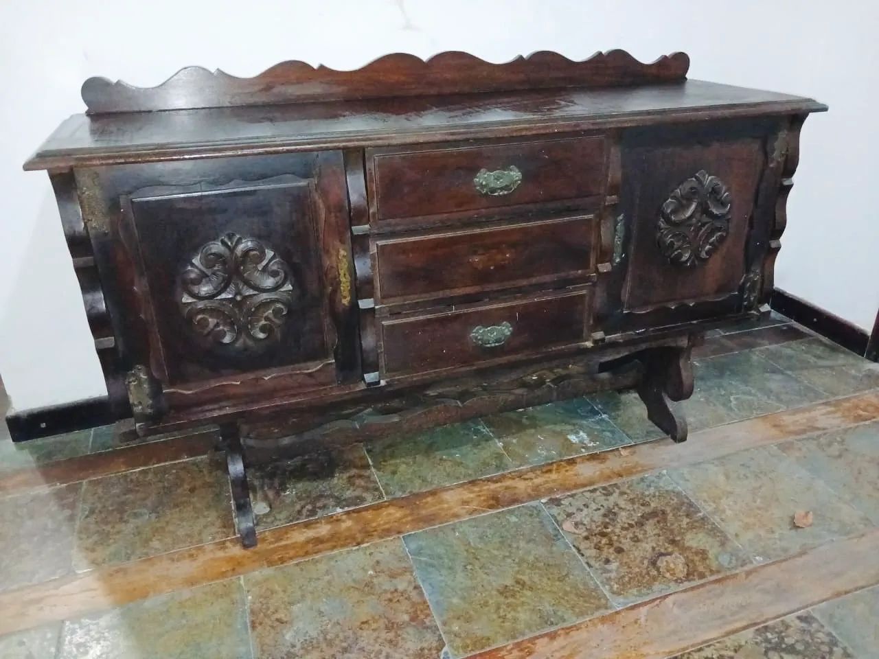 BUFFET ARCA EM MADEIRA MACIÇA
