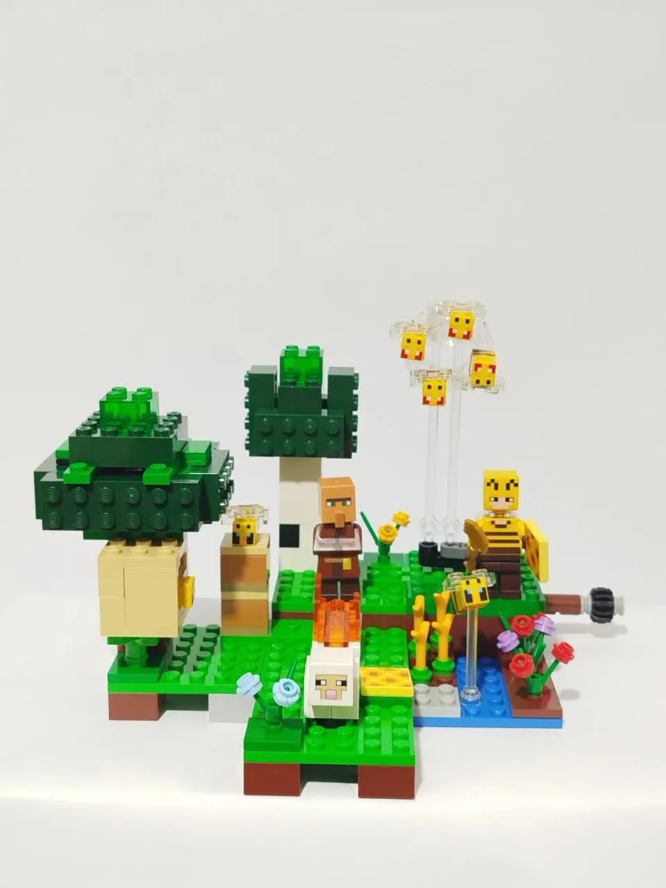 土居 Lego Minecraft 21165 Fazenda de Abelhas - Brinquedos e Jogos