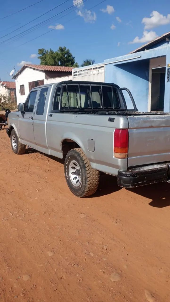 Ford F-1000 F-1000 Super CE 4.9i / 3.6 1994