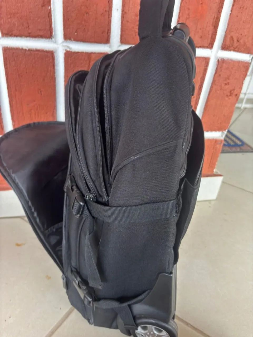 Mochila Executiva HP para Notebook com Rodinhas e Carrinho - Foto 5