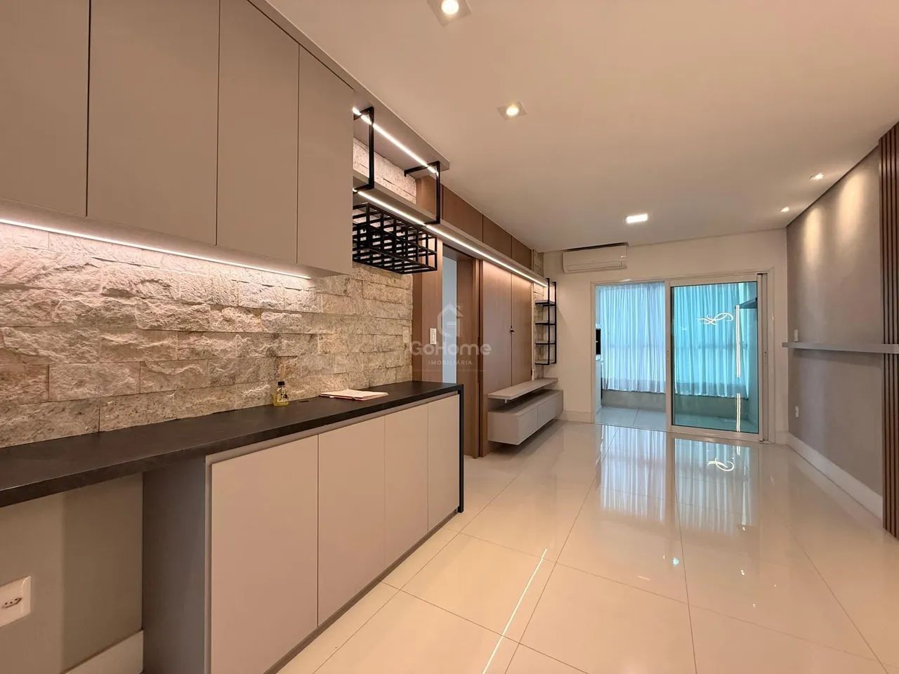 Apartamento semimobiliado de 2 quartos e 2 vagas no Centro - Foto 5