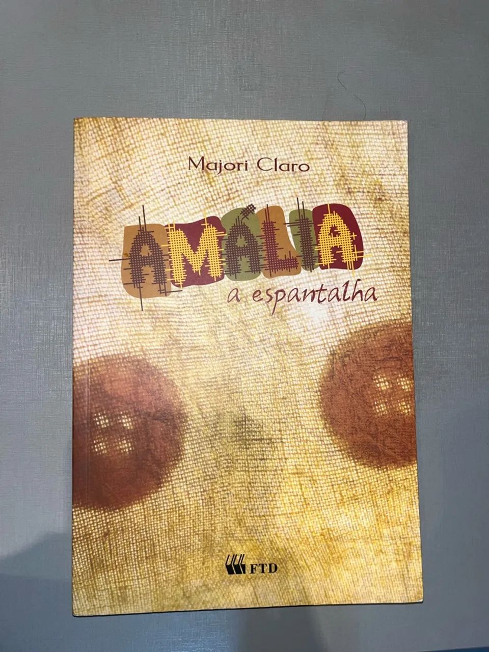 Amalia, a espantalha 