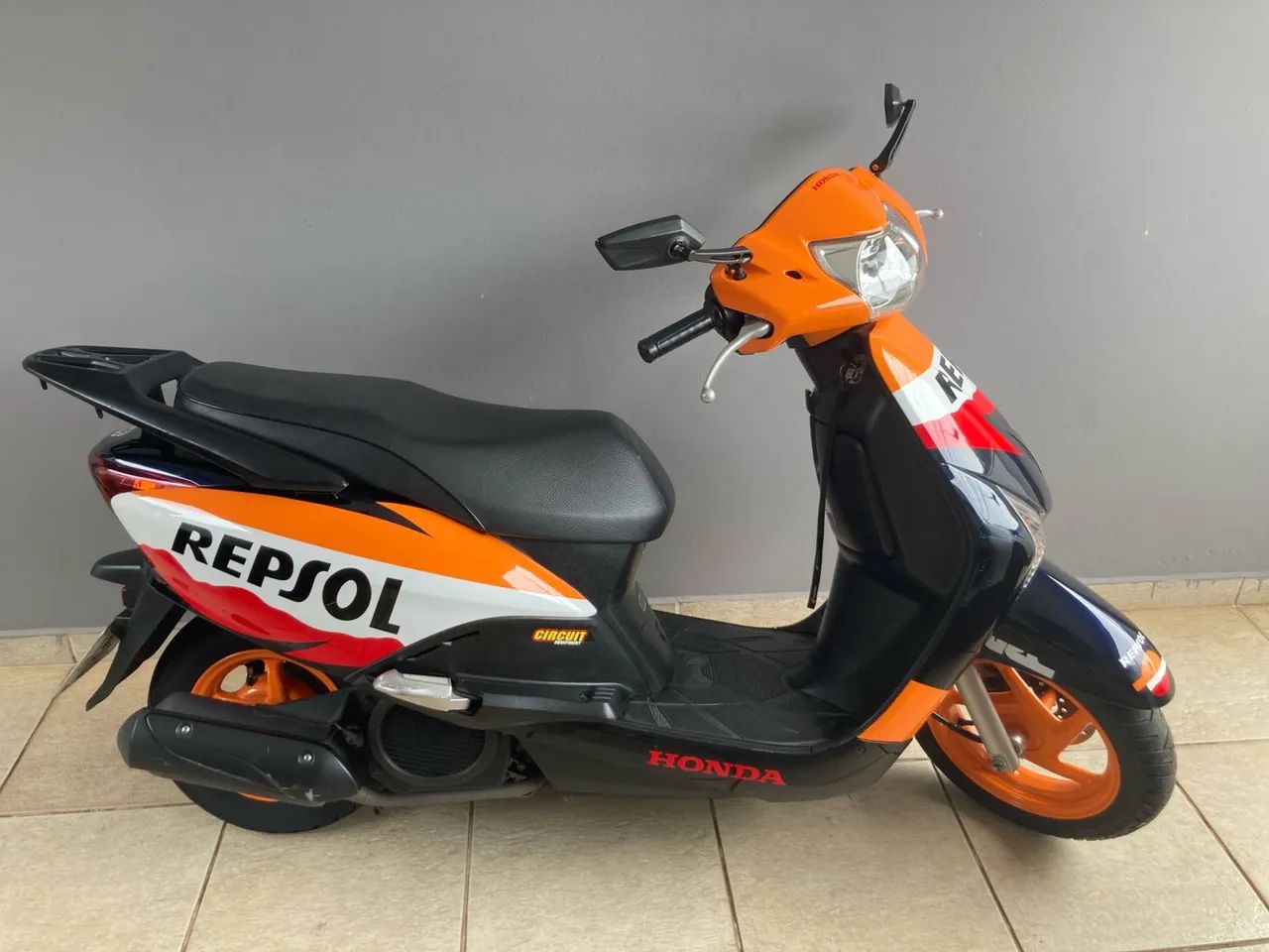 Honda lead repsol