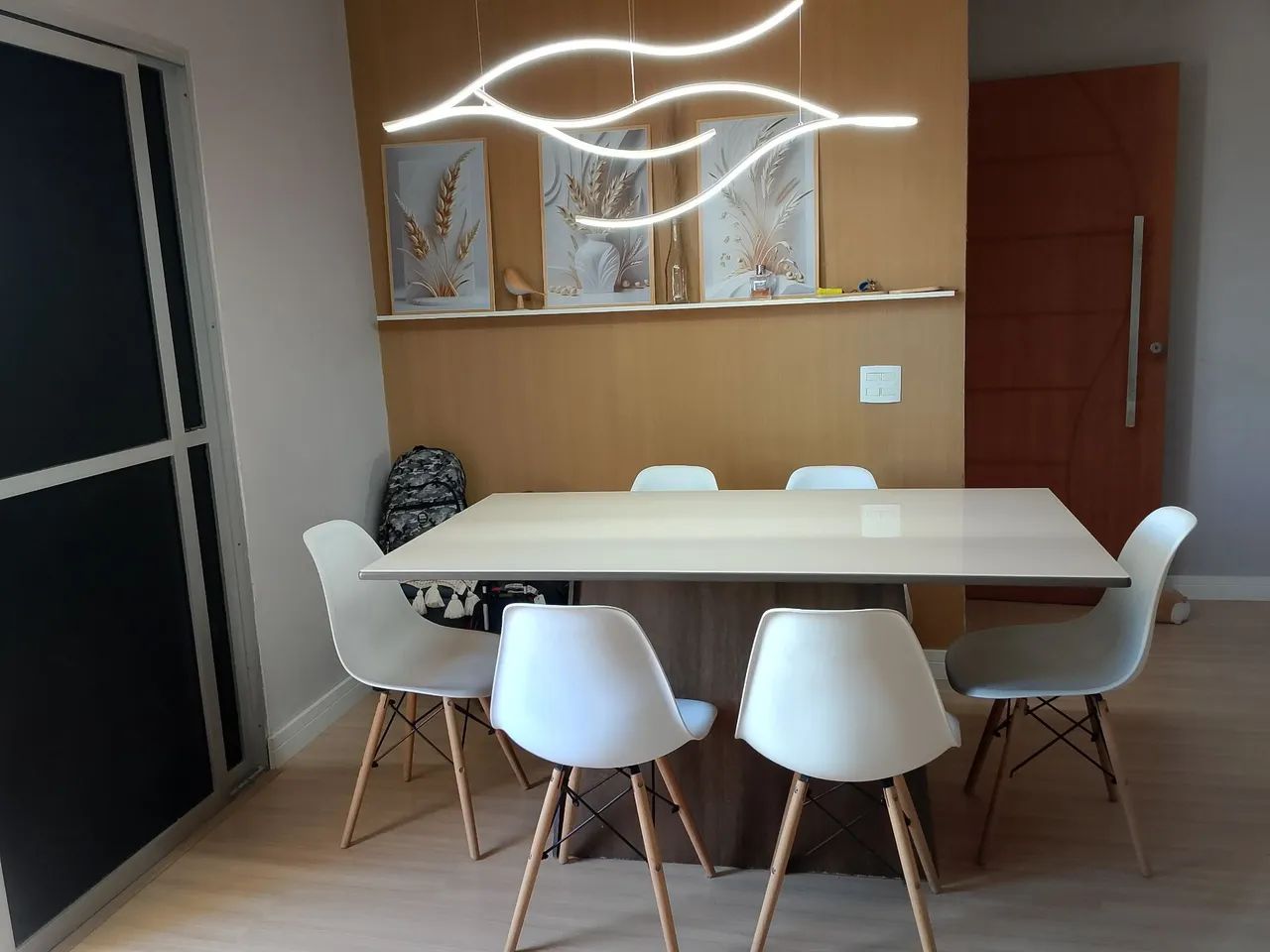 Mesa sala de jantar com cadeiras 