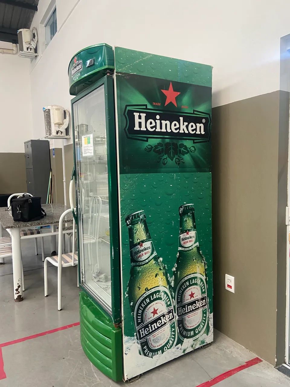 Cervejeira gela muito 