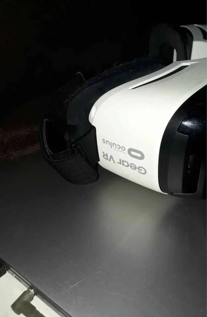 Celular antigo e óculos virtual - Foto 5