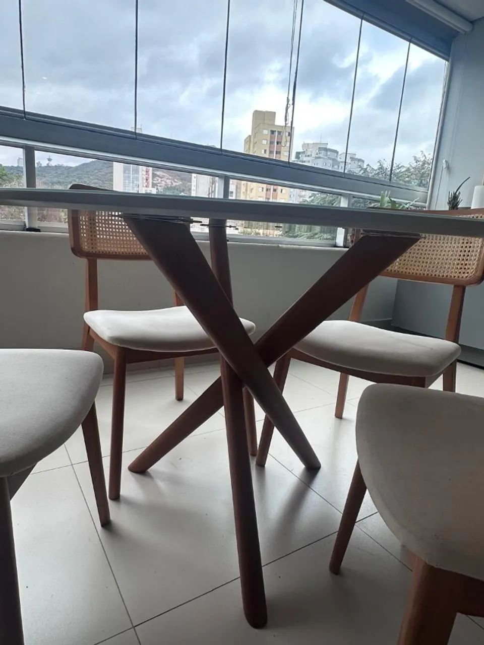 Mesa de Jantar com 4 Cadeiras - Foto 4