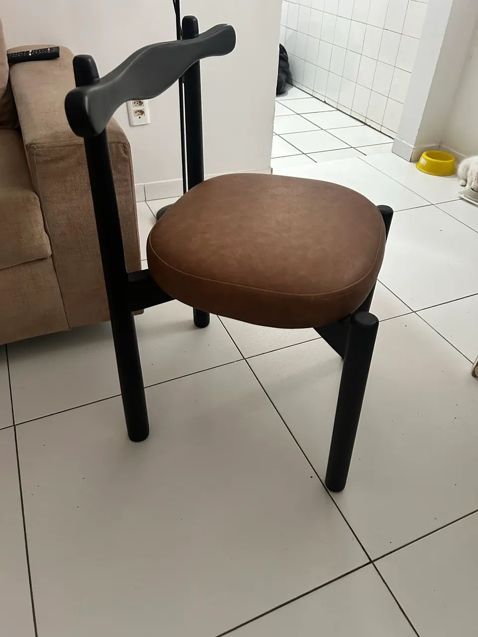 2 cadeiras assinadas  - Foto 2
