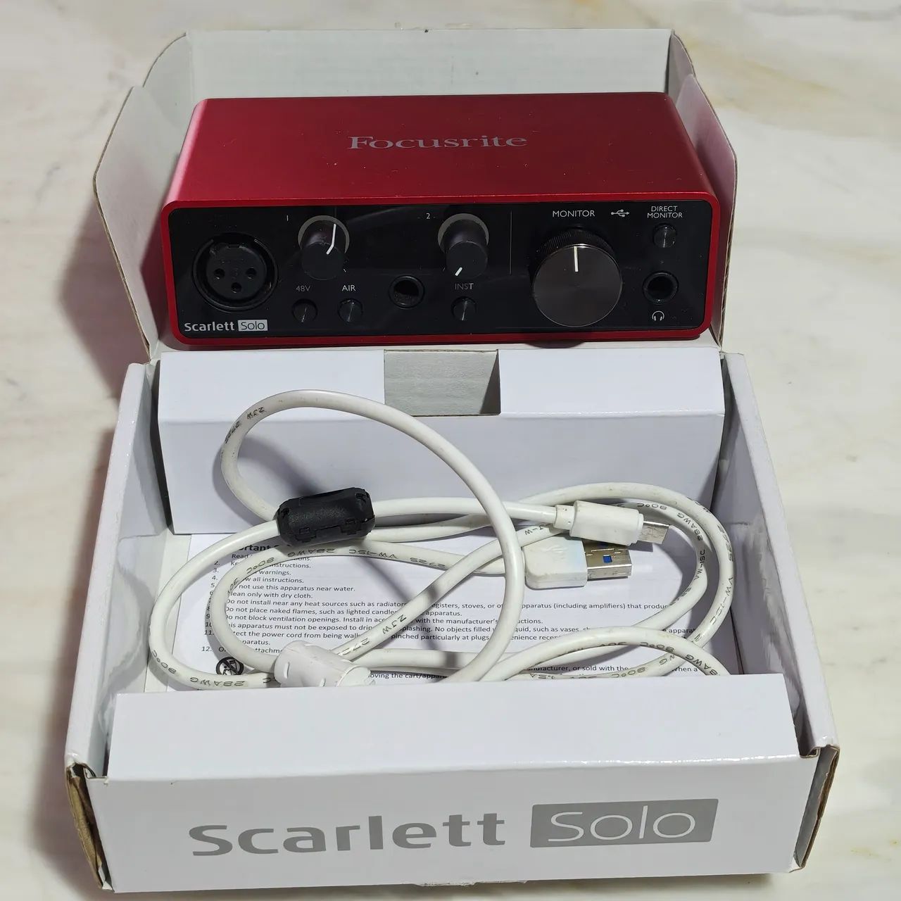 Focusrite Scarlett Solo 3ª Geração - Quase Nova + Caixa e Cabo