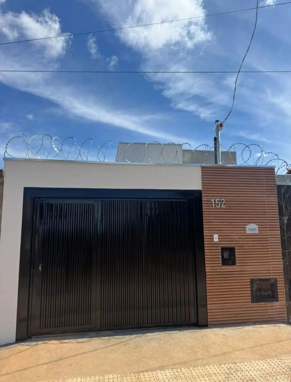 CASA NA BARRA COM 2/4  ACEITA FINANCIAMENTO 