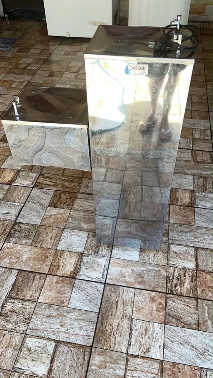 Bebedouro em ótimo estado