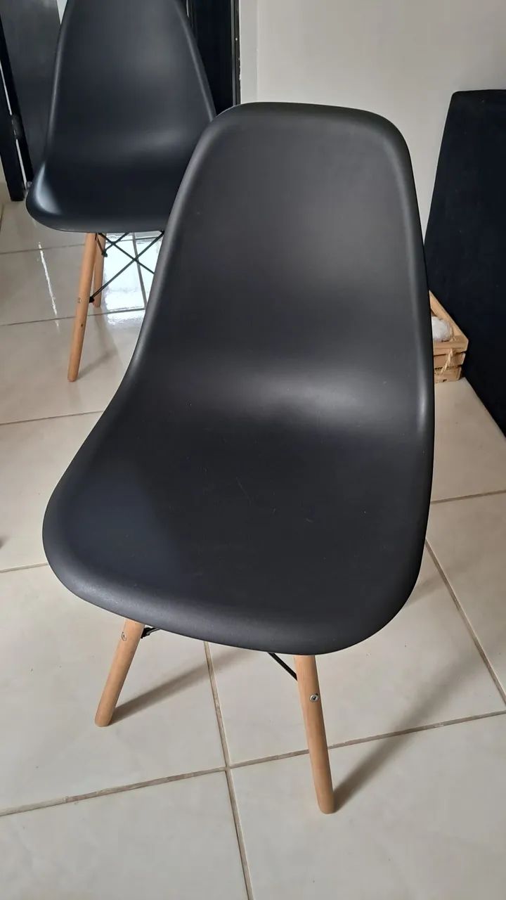 Cadeiras Eames preta - Foto 2