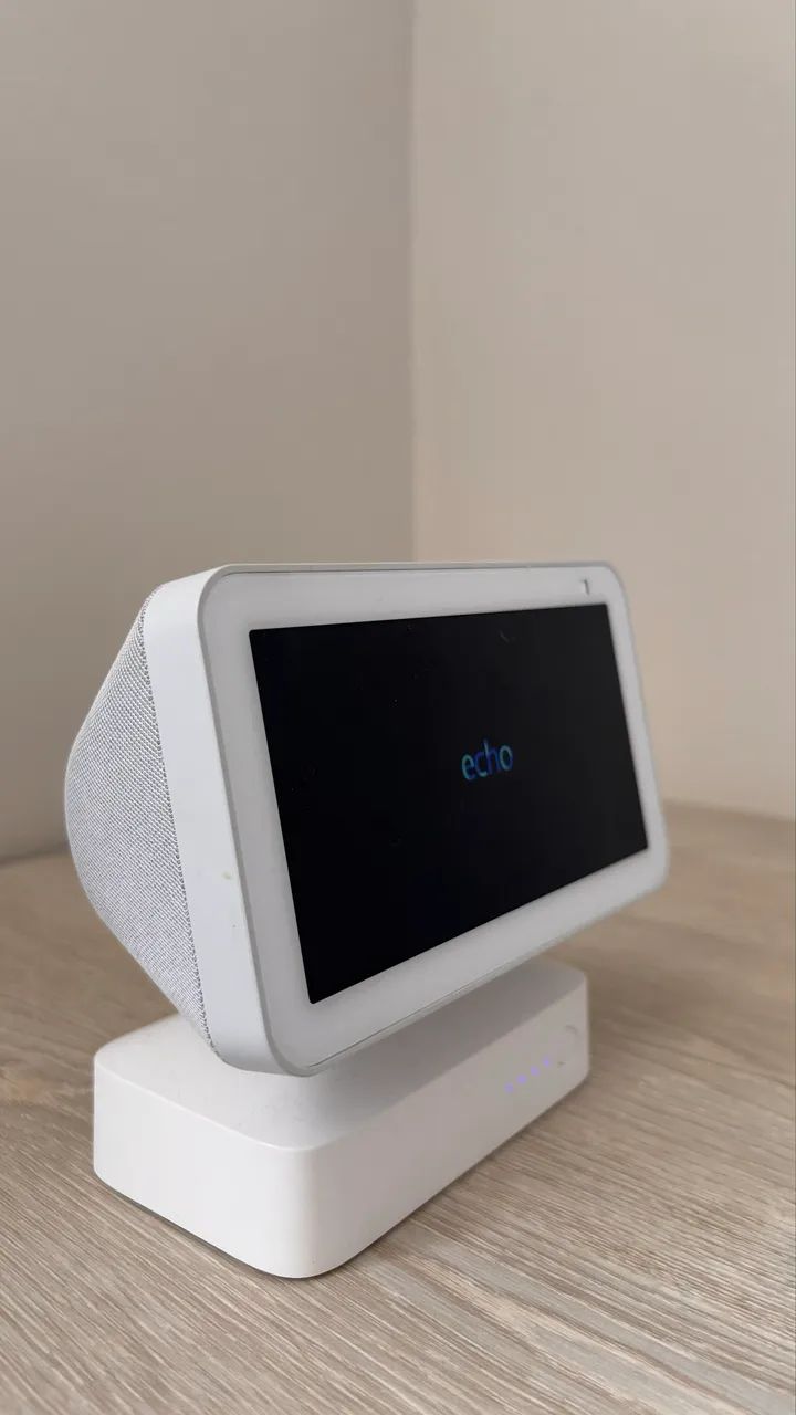 Echo Show com Base Bateria 10.000 mAh