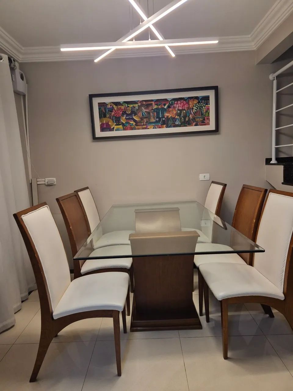 Vendo mesa de vidro com 6 cadeiras