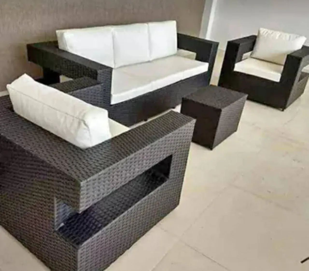 Conjunto de sofá em fibras sintéticas 