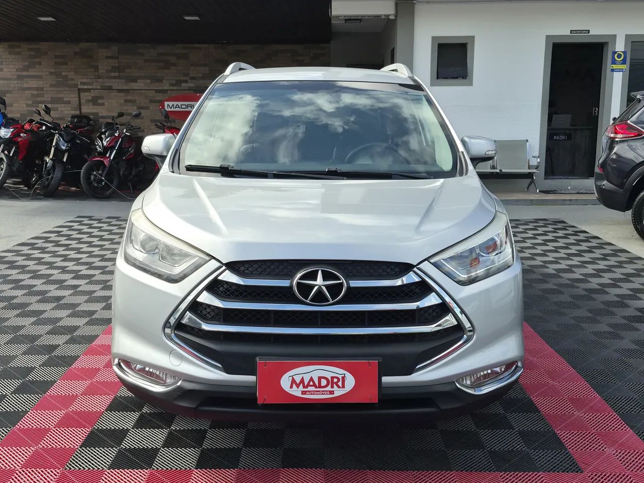 JAC T5 1.5 Jet Flex 16V 5P Mec. 2017 - Foto 4