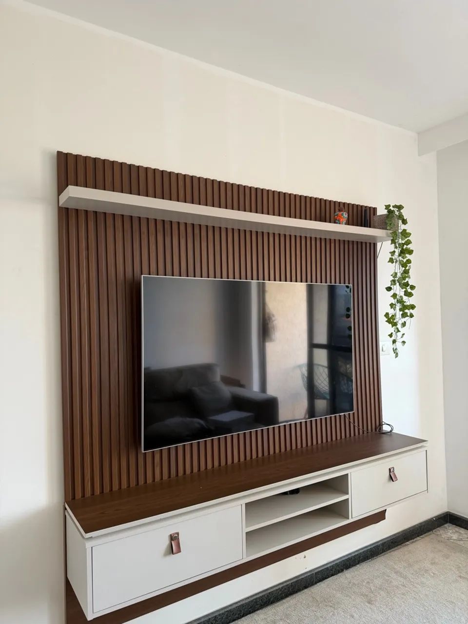 Painel com rack suspenso  - Foto 3