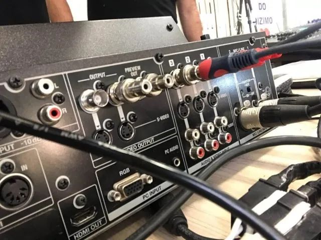 Mesa de Áudio e Vídeo - ROLAND  - Foto 3