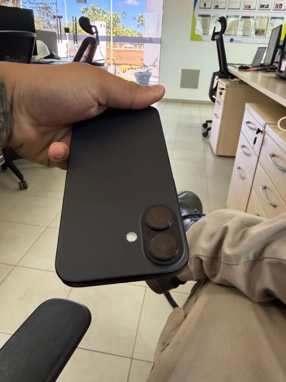 IPHONE 16 SEMI NOVO - Foto 2
