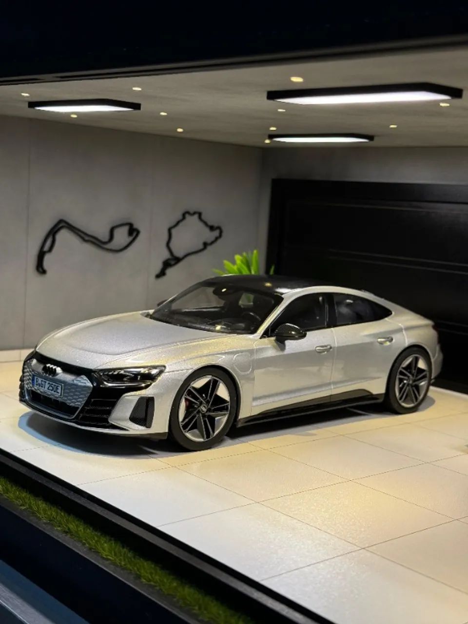 Miniatura Norev 1/18 Audi RS E-TRON GT 2021  - Foto 5