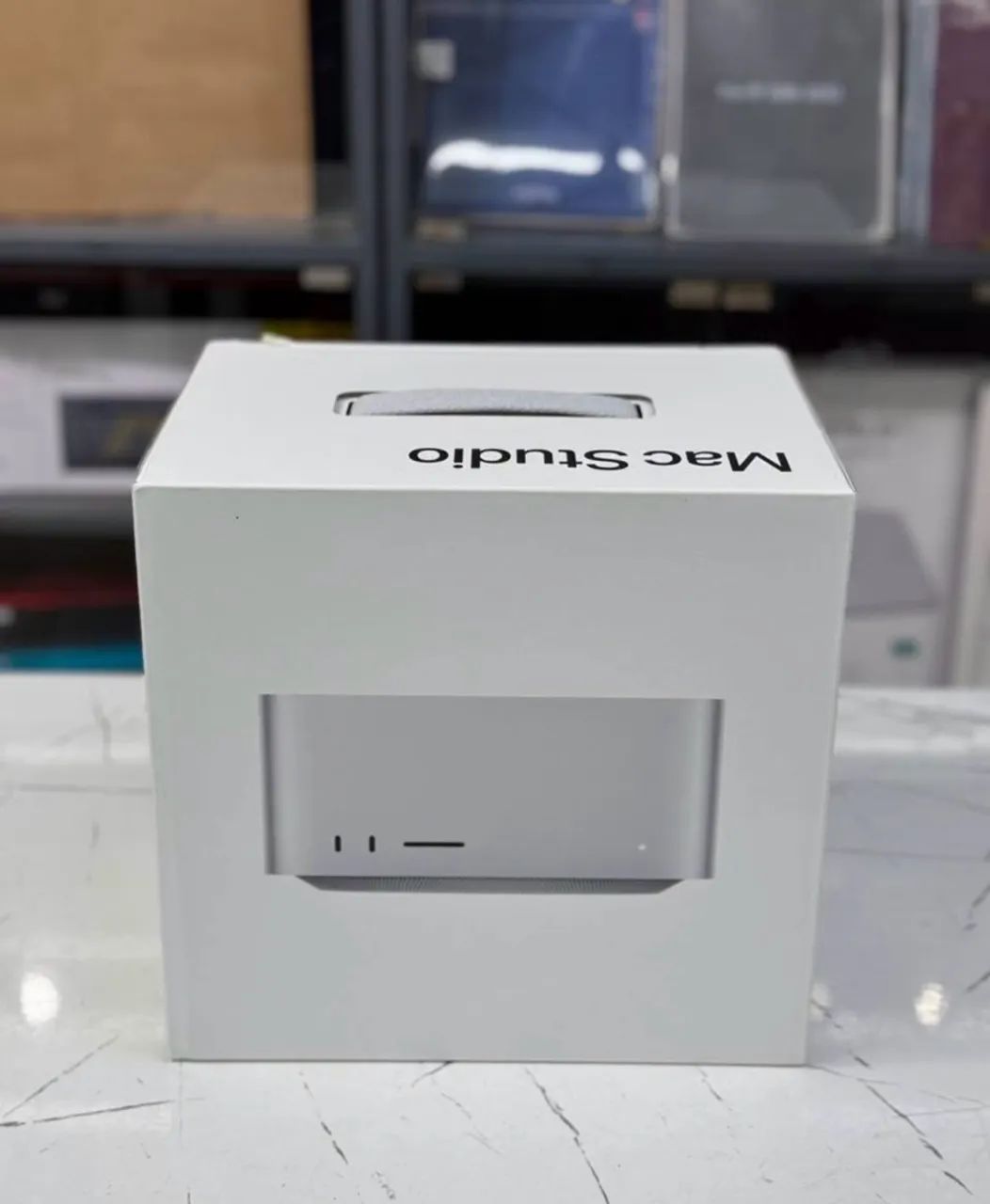 MAC STUIDO -  M5 MAX 