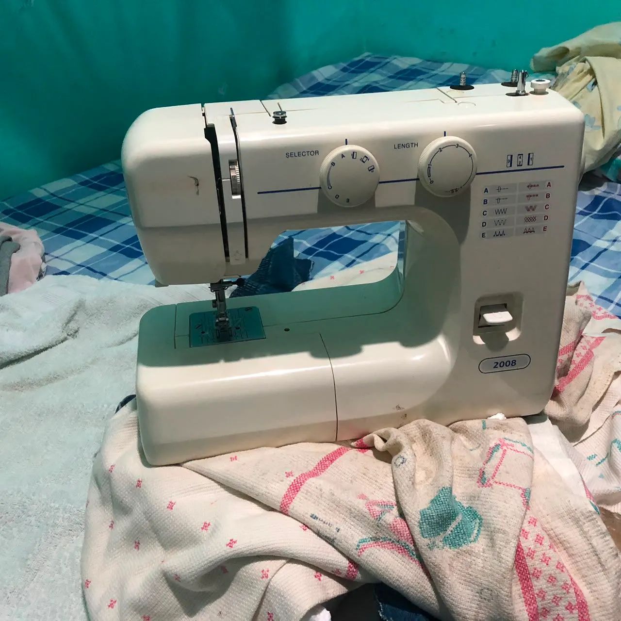 Máquina de costura  - Foto 3