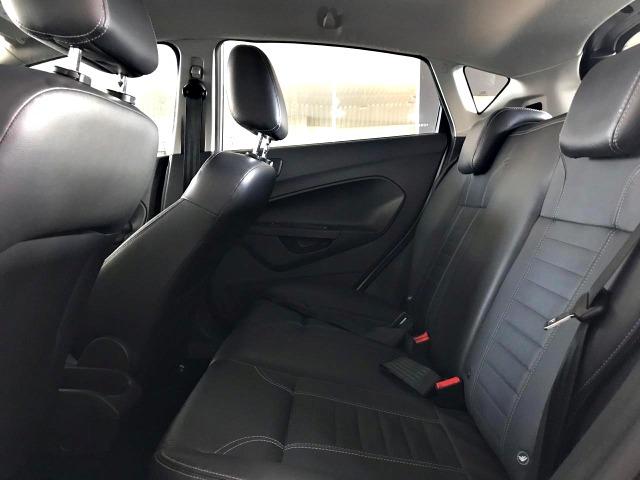 Ford Fiesta Titanium 1.6 . Prata. 2013/2014 - Foto 12