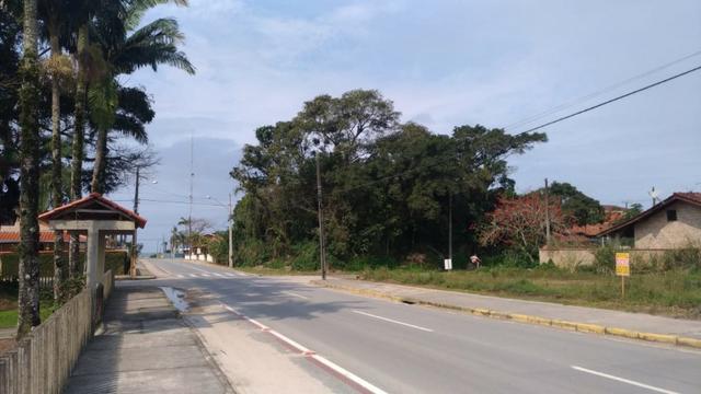 Terreno em Itapoá no asfalto, esquina, próximo a praia, comercial e residencial