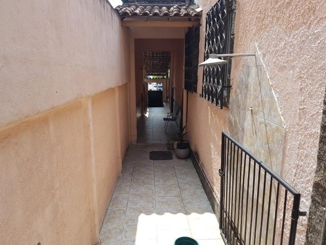 Otima casa linear de frente com 3 quartos 6 vagas aceito permuta - Foto 6