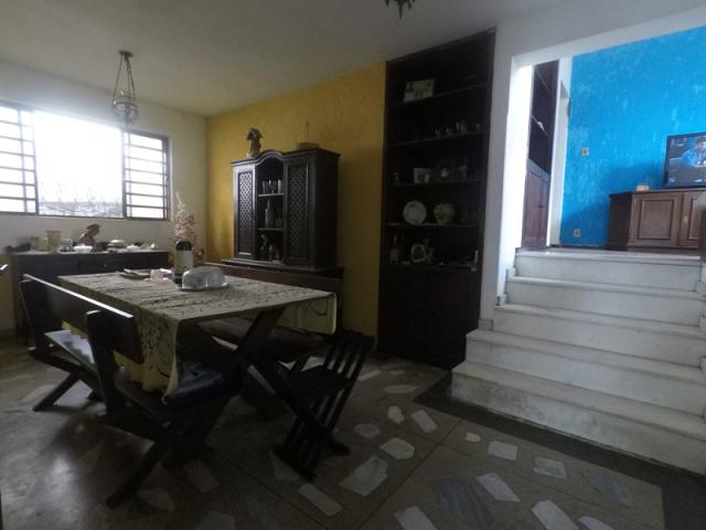 Casa 4 quartos com suite e 2 vagas de garagem lote grande - Foto 4
