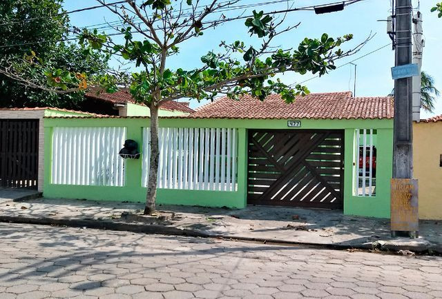 Vendo Casa 03 Dormitórios (02 Suítes) em Itanhaém SP, Lado Praia, próximo ao Jardim Suarão