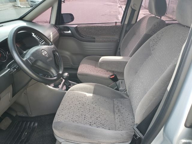 Zafira 2011 Elegance 2.0 Aut. 87.500 km *Acompanha Maleiro Eqmax - Foto 8