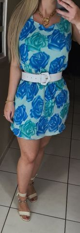 Vestido em crepe forrado com estampa com rosas azuis, belissimo! Tam M