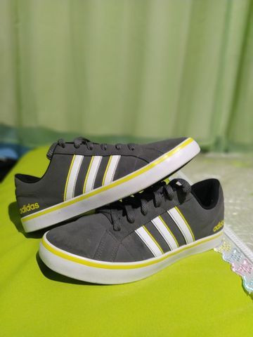 Tênis Adidas