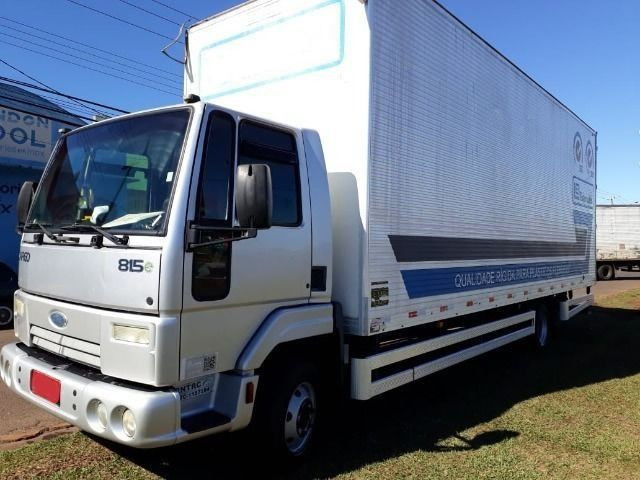 Ford Cargo 815 e 2011