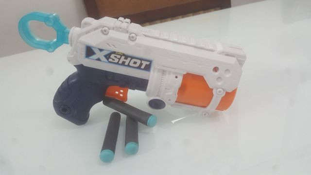 Nerf X-Shot com mais 3 dardos de espuma de brinde - Foto 3
