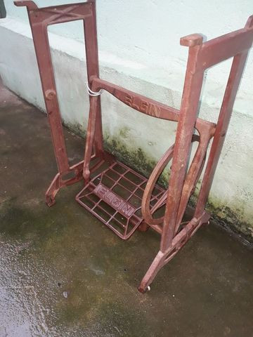 Pés de Máquina de Costurar Antigo - Foto 3