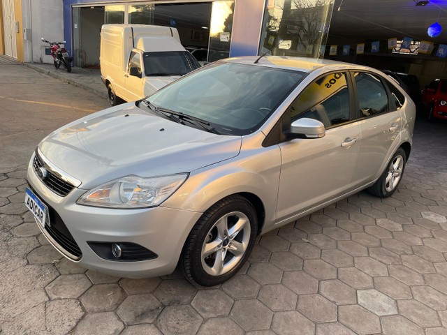 FOCUS 1.6 MANUAL