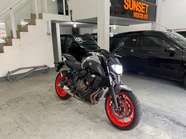 YAMAHA MT-07 ANO 2020/2020, COM APENAS 5800 KM FINANCIO EM 48X