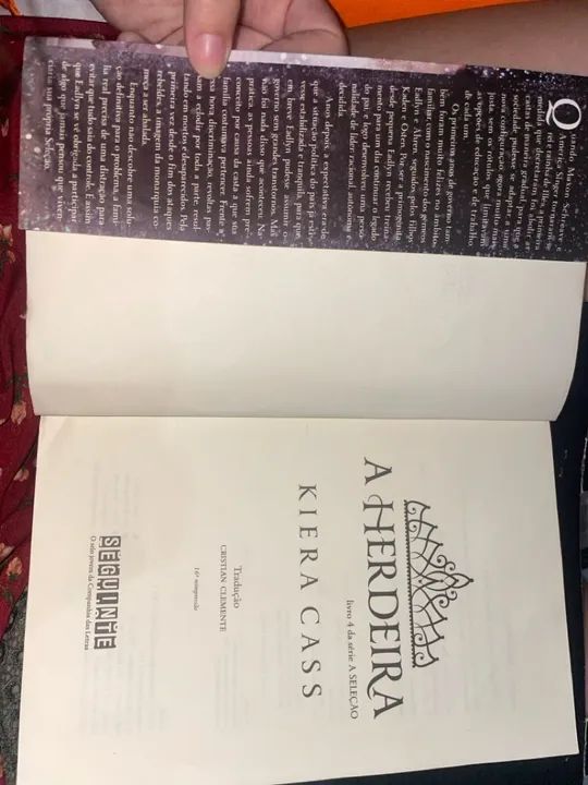 Livro A Herdeira de Kiera Cass - Foto 2