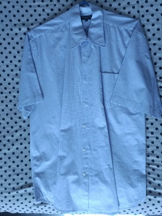 Camisa social masculino nova em perfeitas condições.