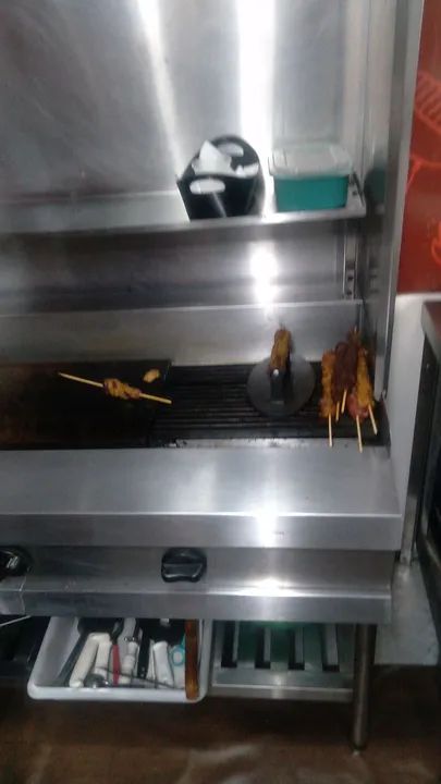 Chapa e broiler de bancada inox a gás  - Foto 4