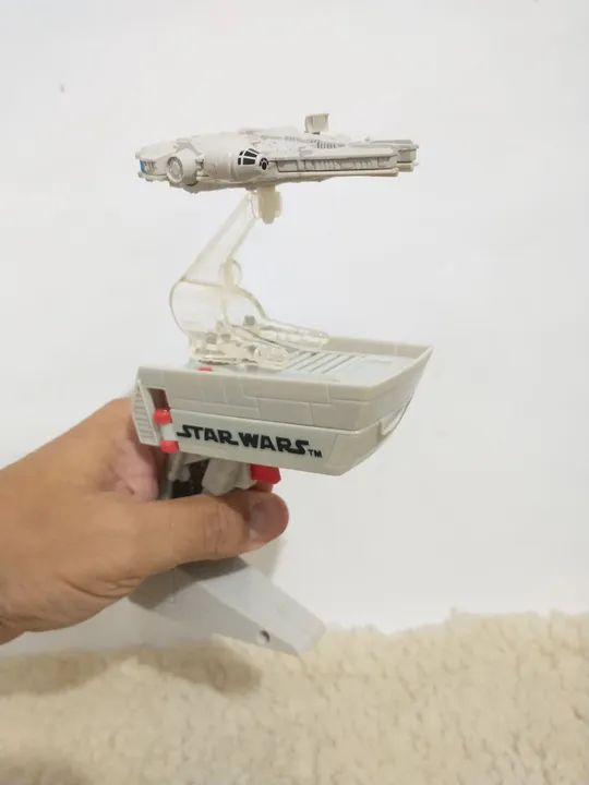 Controlador de voo C/ Nave Millenium Falcon - Star Wars - Hot Wheels - 1/64 - LOOSE