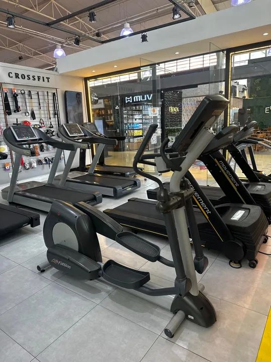 Matrix life fitness Tecnhongym movement Kikos Embreex Precor konnen Mtechbr  - Foto 3