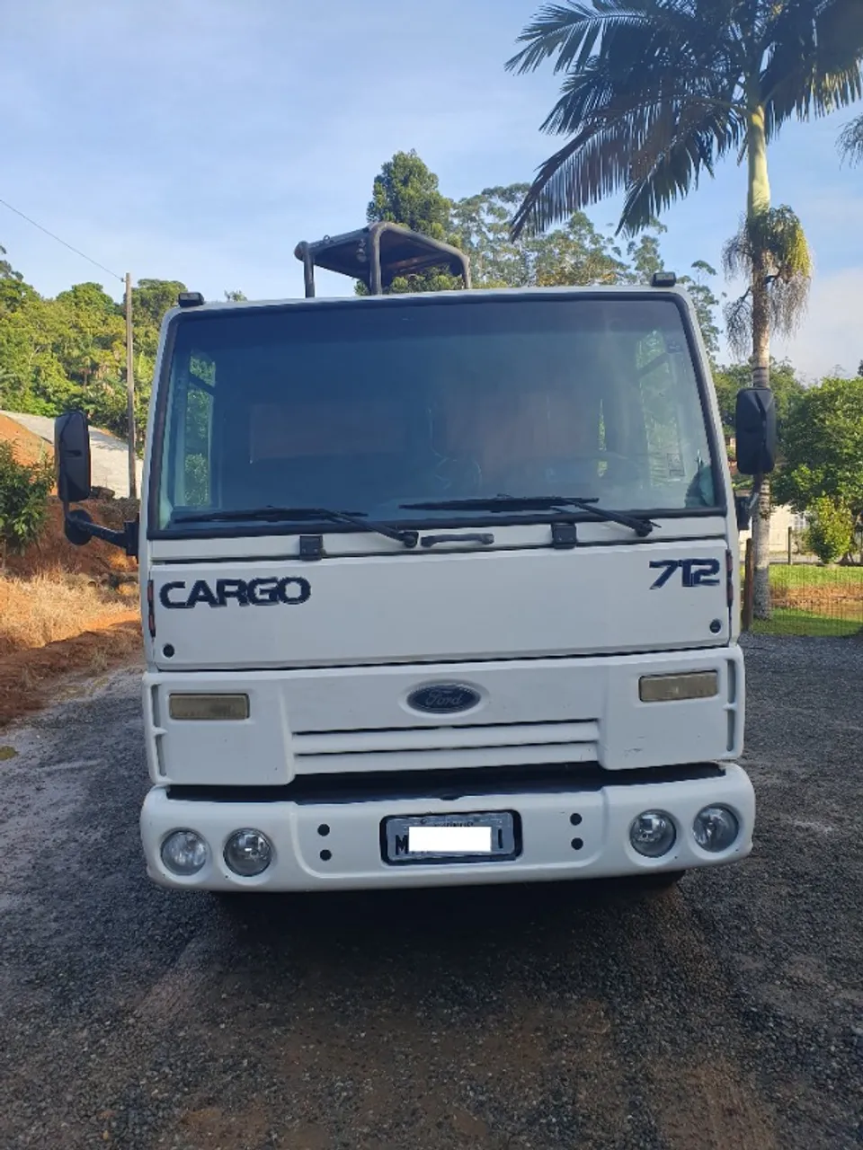 Caminhão caçamba Ford Cargo 712