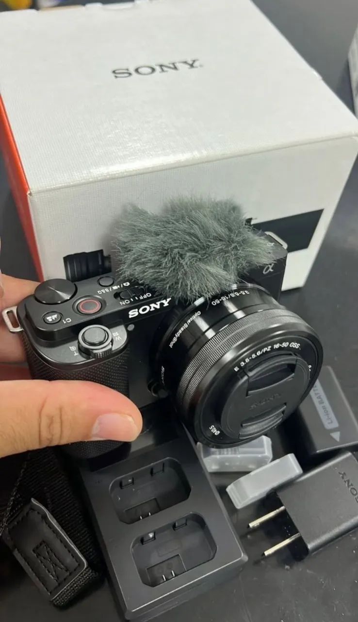 Câmera Digital Sony ZV-E10 24.2MP 3.0" Lente 16-50MM OSS  - Foto 2