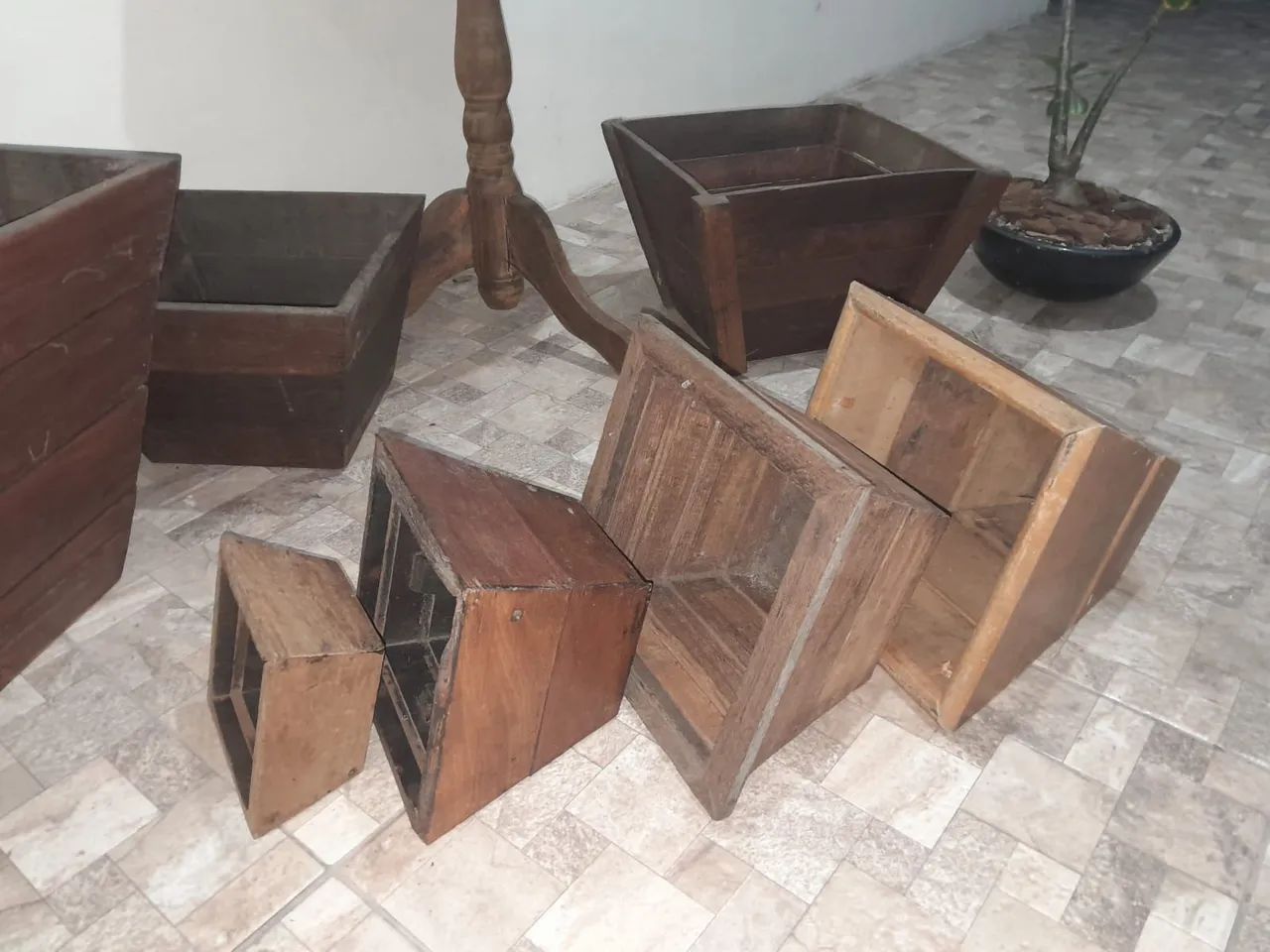 Vasos de Madeira Artesanais em Madeira de Demolição para Plantas - Foto 5