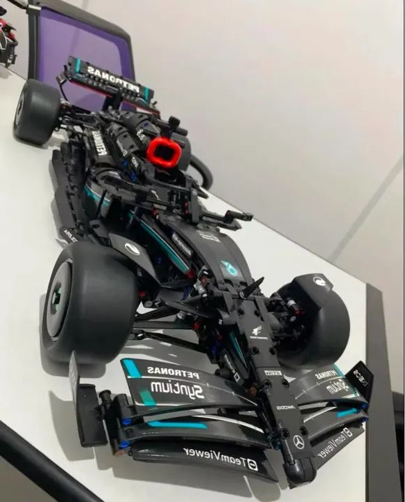 F1 Mercedes-AMG W14 Lego 1642 peças - Foto 2