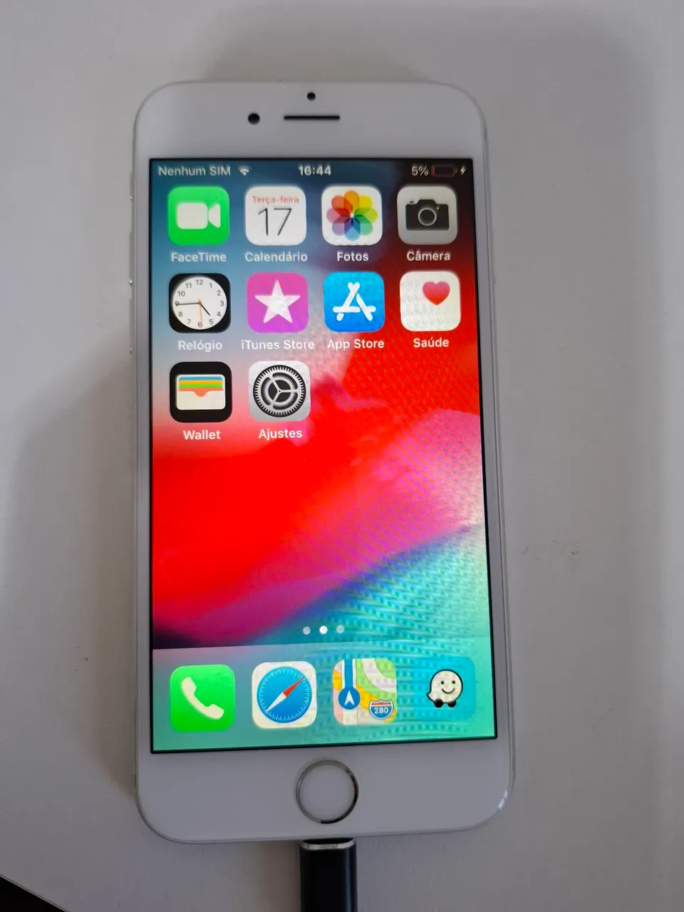 Iphone 6 de 64gb, funciona tudo, saúde bateria 98%.